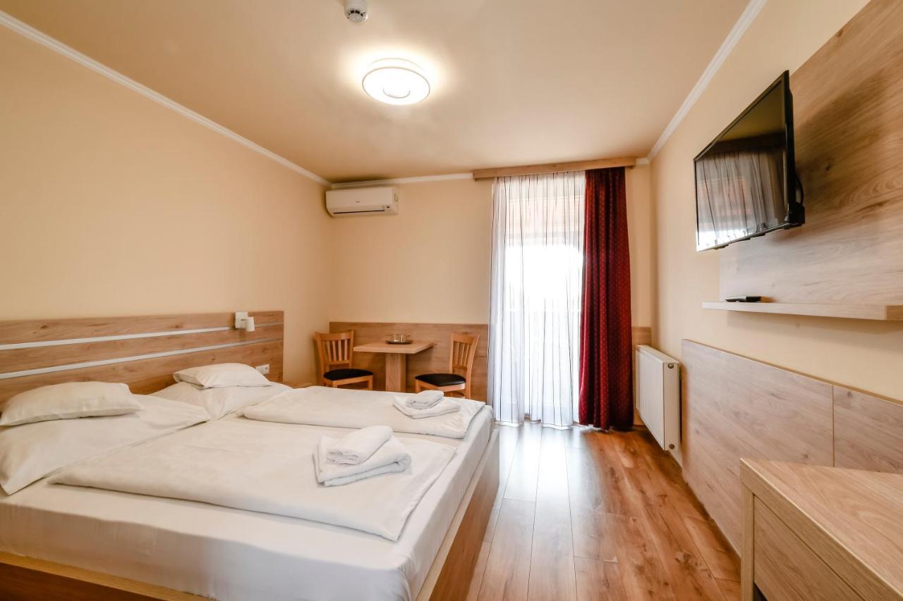 Hotel Rozsa Csarda Hegyeshalom Exterior foto