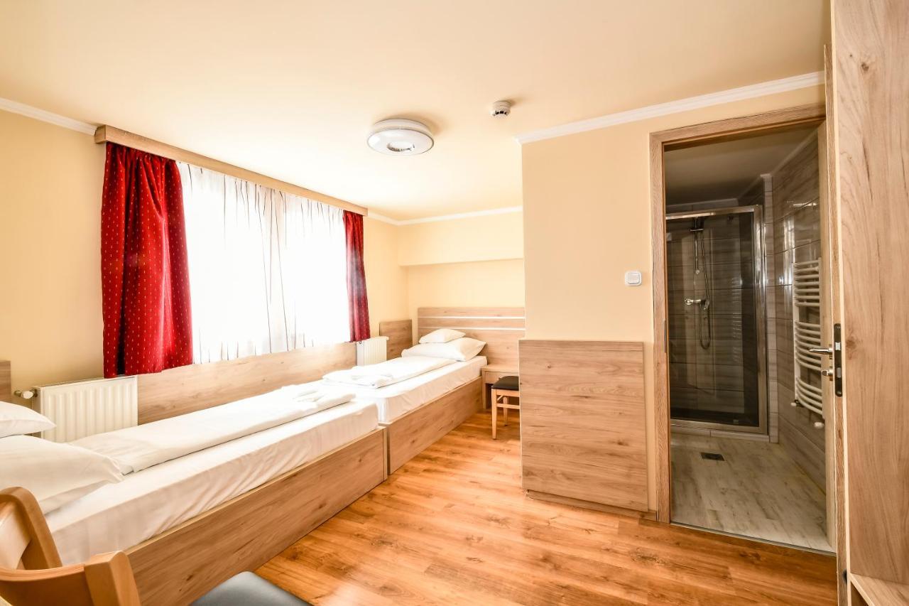 Hotel Rozsa Csarda Hegyeshalom Exterior foto